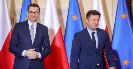 Koronawirus w Polsce. Rząd ratuje kampanię prezydenta, opozycja idzie na kompromis z władzą