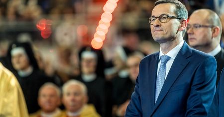 Rok Morawieckiego. 12 miesięcy nieprzerwanych kryzysów [FELIETON]