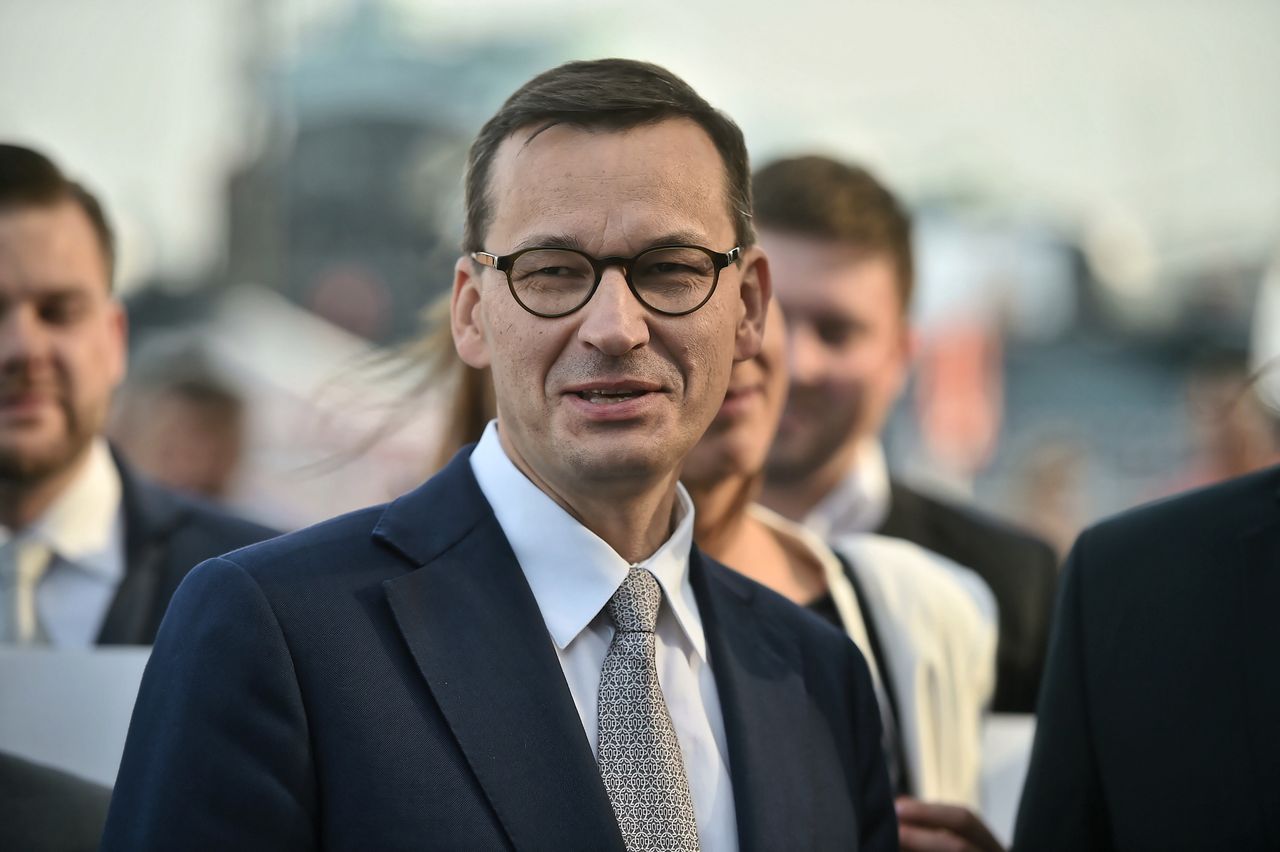 Mateusz Morawiecki też kibicował siatkarzom. Pochwalił się uroczym zdjęciem