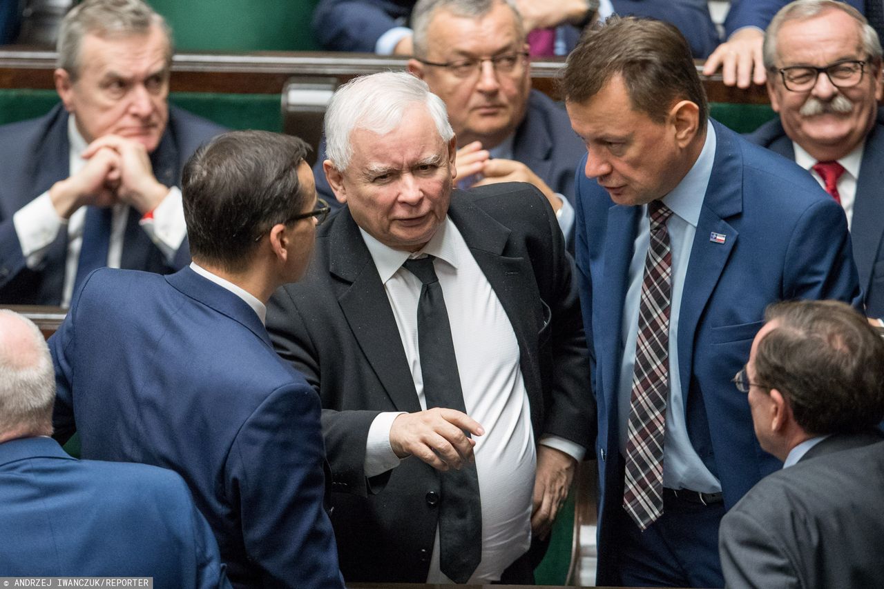 Nowy sondaż. PiS na czele, ale konkurent rośnie w siłę