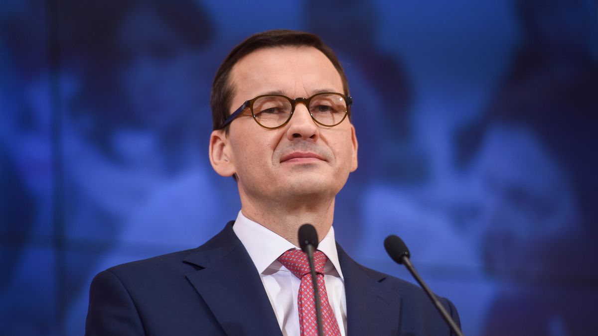 Chodzi o zarzut premiera, jakoby samorządy oszczędzały na nauczycielach.