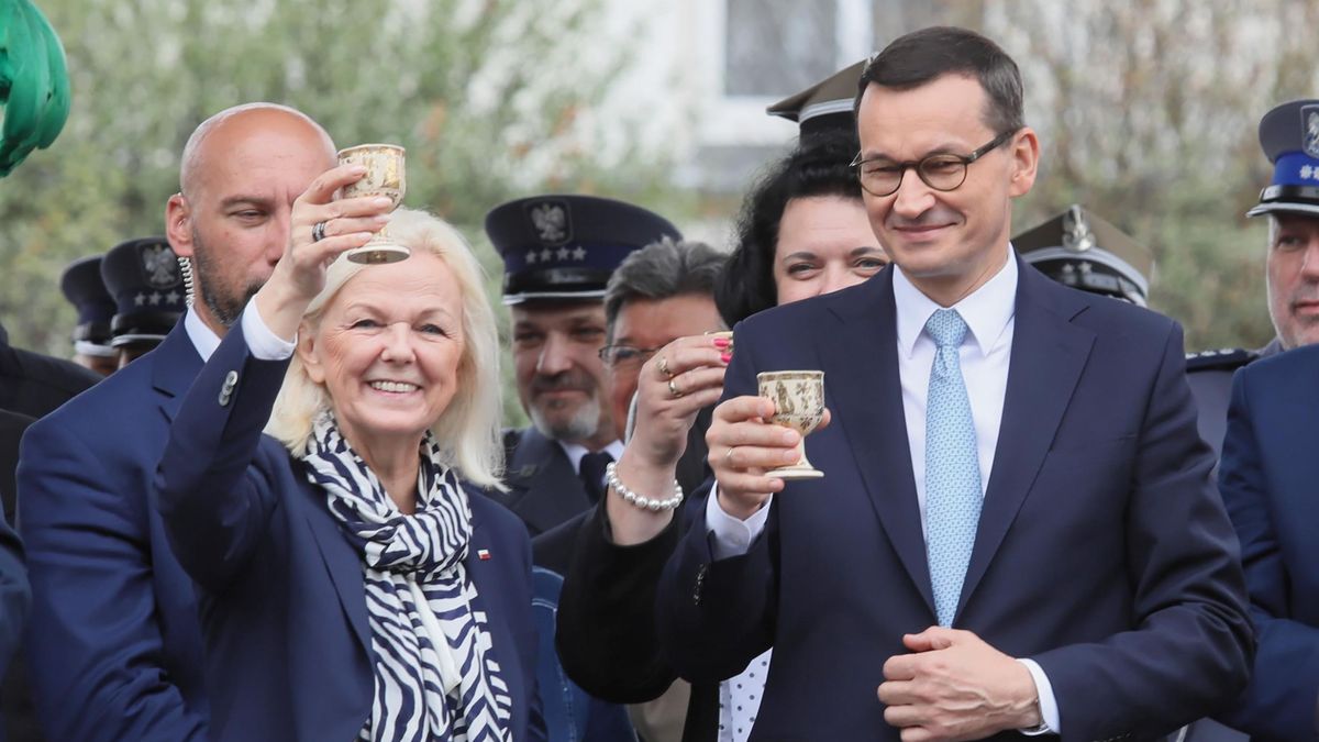 Mateusz Morawiecki i Beata Borys-Szopa - ta dwójka ministrów jest odpowiedzialna za podwyżkę pensji minimalnej