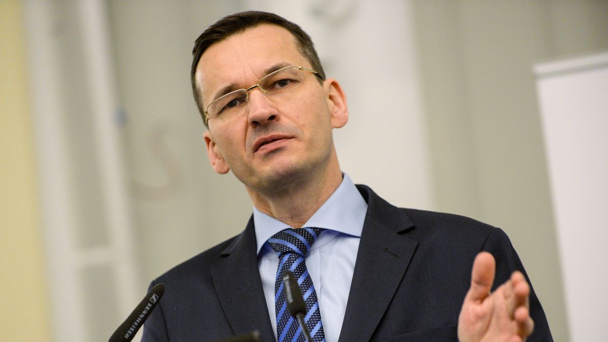 Premier Mateusz Morawiecki od kilku tygodniu odpowiada na pytania o skutki "Piątki PiS" dla budżetu.
