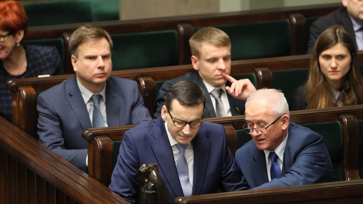 Ustawę zamrażającą ceny prądu rząd przygotował w wielkim pośpiechu tuż przed końcem roku