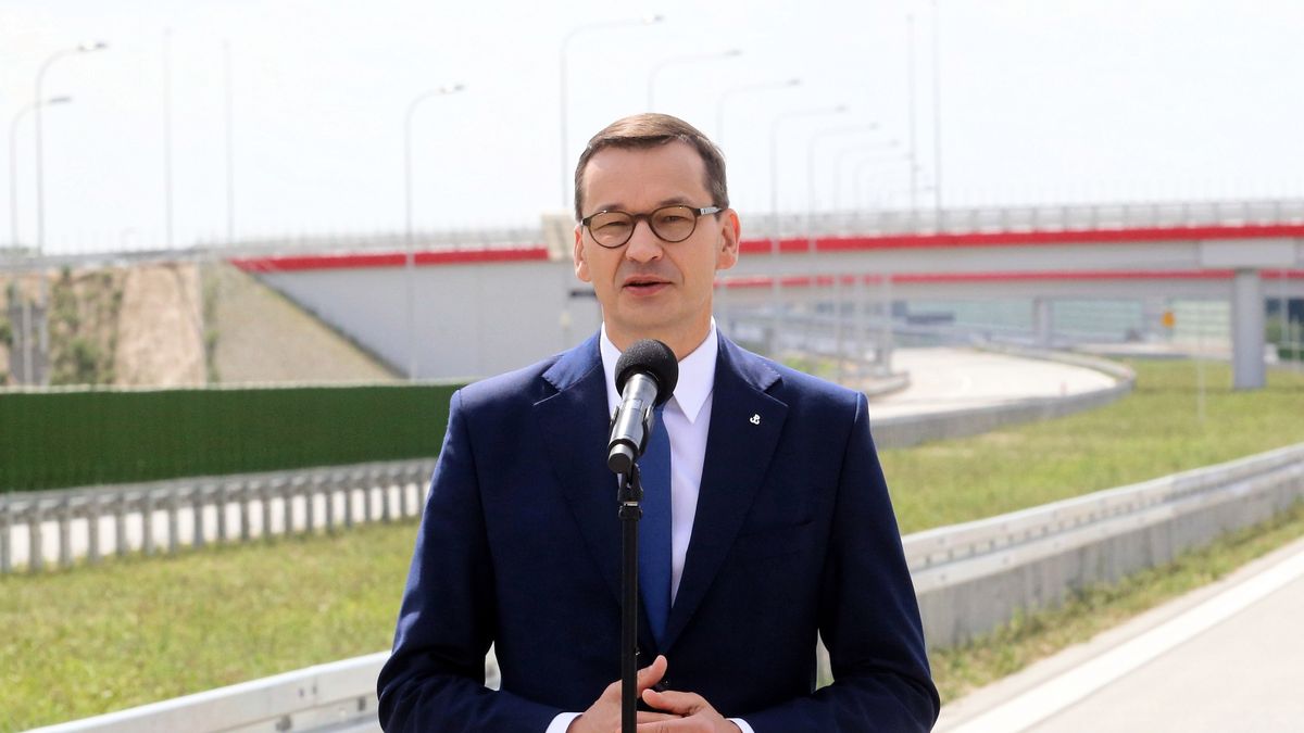 Autostrada A1. Na zdj. premier Mateusz Morawiecki podczas otwarcia nowego odcinka A1
