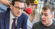 Dlaczego niepełnosprawny chłopak znokautował premiera.  "Te same sztuczki stosował Tusk"