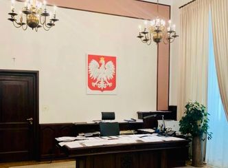 Mateusz Morawiecki chwali się porządkiem na biurku