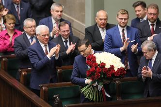 Miała być wizja, są odgrzewane dania i stara melodia. Mateusz Morawiecki zbliżył się do Donalda Tuska [FELIETON]