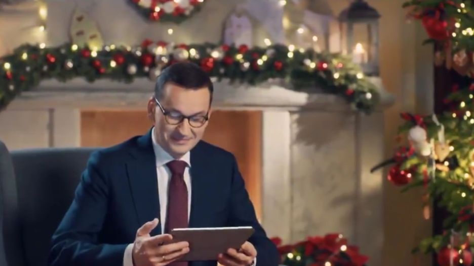 Wzruszony premier słucha życzeń od Polaków