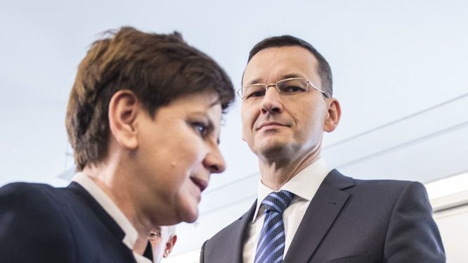 Ustępująca premier Beata Szydło i jej następca, Mateusz Morawiecki