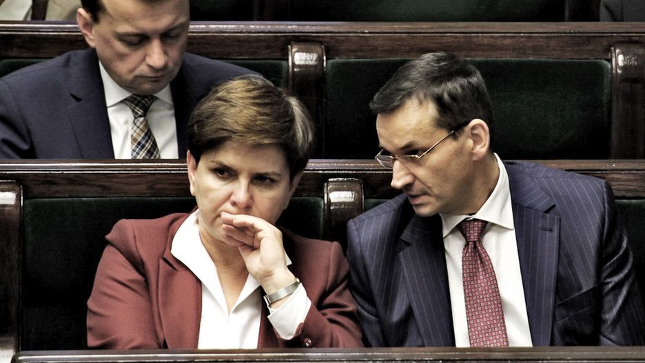 Beata Szydło i Mateusz Morawiecki - bliscy współpracownicy w rządzie. Kto zastąpi wyjeżdżającą do Brukseli wicepremier?