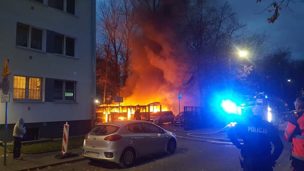 Warszawa. Pożar kontenera na śmieci na Grochowie, 3 listopada br. 