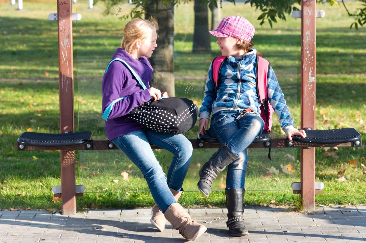 Obce dziecko kopie w fotel. "Szlag mnie trafił"