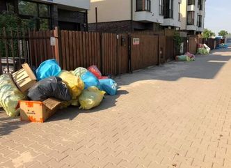 Warszawa zaśmiecona jak nigdy. Radni wnioskują o odwołanie wiceprezydenta