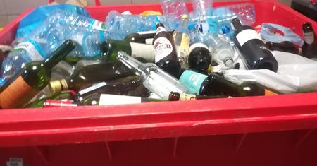 Warszawa dopłaci do wywozu twoich śmieci. Kto dostanie pieniądze i jak się o nie ubiegać?