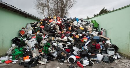 W Europie jesteśmy niechlubnym wyjątkiem. Wolna amerykanka przy wyrzucaniu elektrośmieci