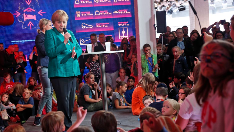 Angela Merkel chce przeforsować obcięcie zasiłku na dzieci obcokrajowców.