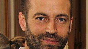 Benjamin Millepied jest francuskim tancerzem i choreografem. Jego żoną jest Natalie Portman
