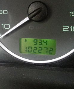 Sprzedał auto ze skręconym przebiegiem. Sąd: rok więzienia