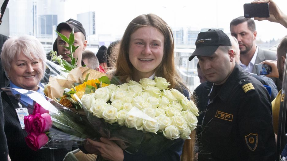 Moskwa. Maria Butina witana na lotnisku 
