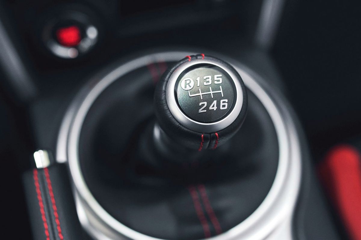 Toyota opatentowała manualną skrzynię z automatycznym wrzucaniem luzu