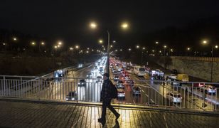 Przedświąteczne korki. Kiedy wyjechać z miasta, by ich uniknąć?