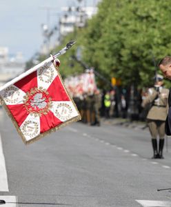 "To nie jest prywatna armia". Duda "dyscyplinuje" Macierewicza w przemówieniu