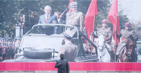Uroczyste odsłonięcie pomnika Lecha Kaczyńskiego. Przemówienia prezydenta i prezesa PiS
