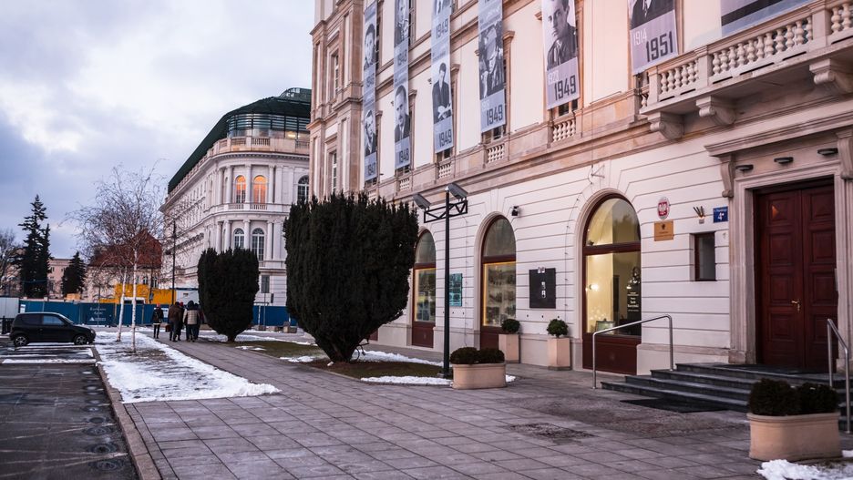 Pomnik stanie w miejscu parkingu na pl. Piłsudskiego