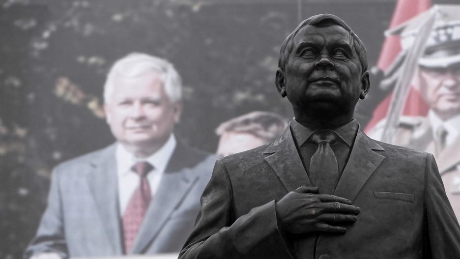 Pomnik prezydenta Lecha Kaczyńskiego w Warszawie 