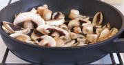 Idealnie usmażone pieczarki. Wystarczy prosty trik
