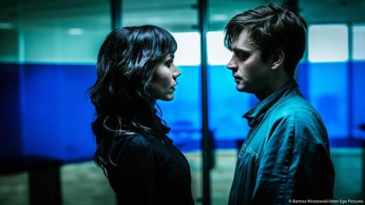 Kadr z filmu "Człowiek z magicznym pudełkiem"
