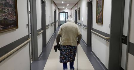Zamość. Zrobili porządek w pokoju starszej pani. Wyrzucili starą poduszkę, a w niej pieniądze