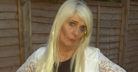 Transseksualistka, która wygrała na loterii chce nakręcić film o swoim życiu. W głównej roli widzi Lady Gagę