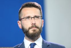 PiS: Jerzy Stuhr czuje się panem, który po chłopskich karkach wsiada na koń