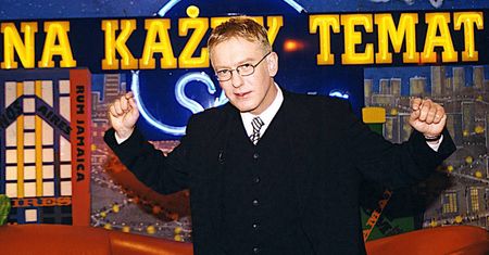 Zanim był Kuba Wojewódzki, był on. Mariusz Szczygieł to żywa legenda telewizji. Tak dziś wygląda prowadzący „Na każdy temat”