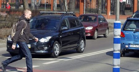 Piesi nieprzytomni na ulicach