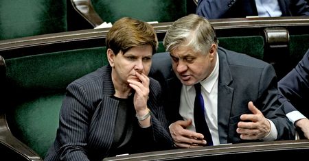 10 mln dla urzędników agencji rolnej. Krzysztof Jurgiel pobił rekord w nagradzaniu swoich