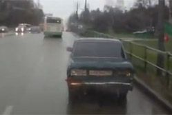 Rosyjski kierowca autobusu mści się na piratach drogowych