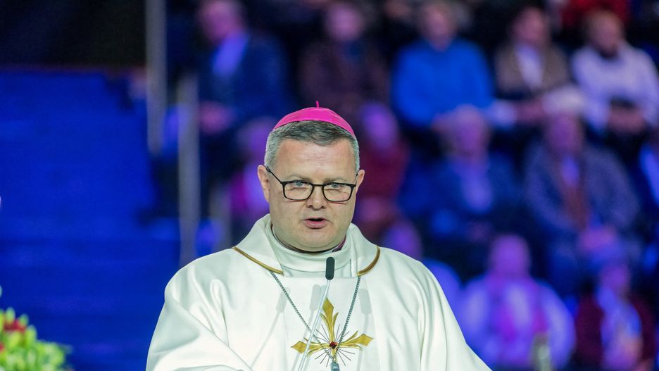 Bp Wiesław Śmigiel uważa, że raporcie Fundacji "Nie lękajcie się" postawiono nieprawdziwe zarzuty jego poprzednikowi