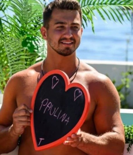 Love Island: Daniel dawał sygnały partnerce spoza programu?