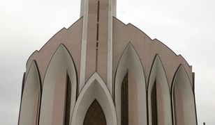 Ksiądz oskarża parafiankę o nękanie, ona jego - o zaloty. Sprawa trafiła do sądu