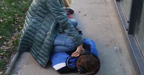 Kiedy doszło do zabójstwa, policjanci na zwolnieniu podjęli jednak interwencję. 