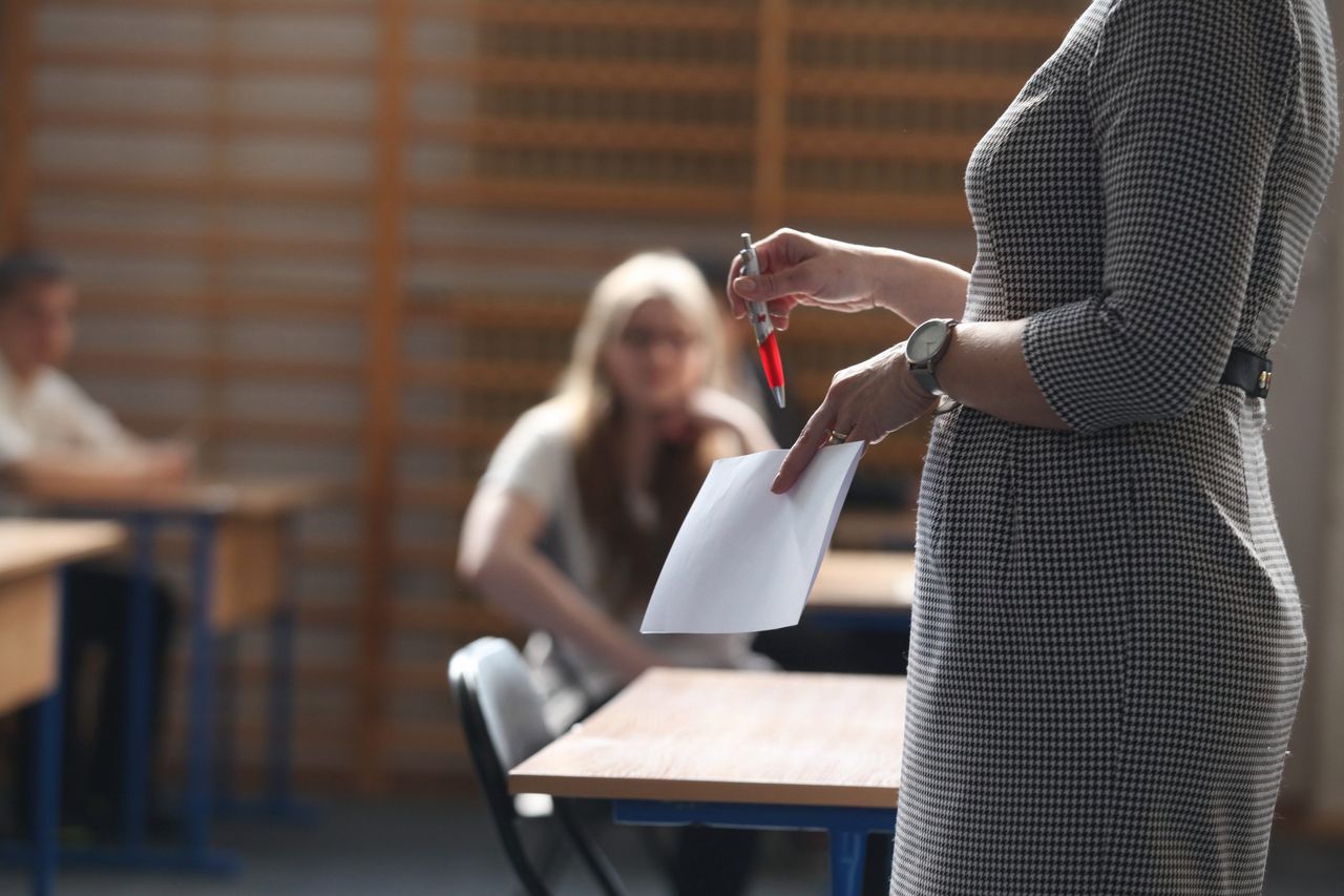 Nauczycielka uderzyła w polityków. Jej post wywołał burzę