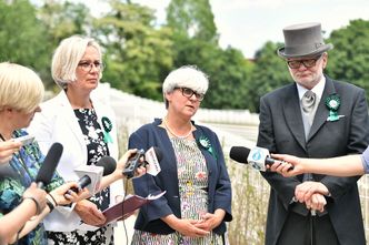 Aukcja Pride of Poland. Posłanki PO ostrzegają: PiS szykuje ostatni cios