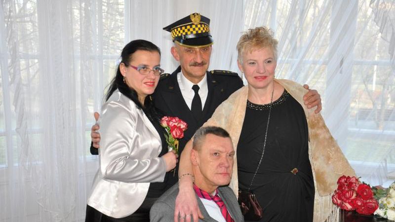 Para bezdomnych i ich świadek - pan Alfred