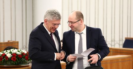 Zamożny jak wicemarszałek Senatu. Adam Bielan ma spore oszczędności i trzy mieszkania