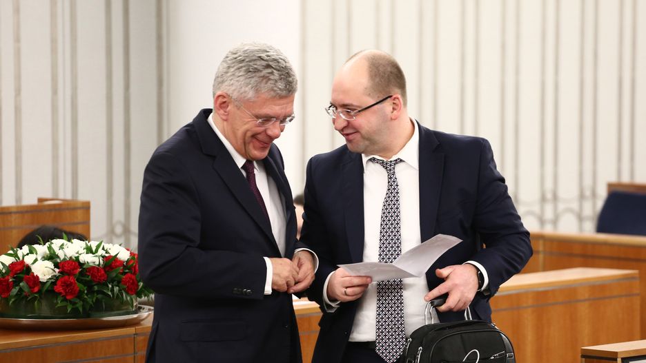Wicemarszałek Senatu Adam Bielan w 2017 roku zarobił ponad 200 tys. zł - wynika z jego oświadczenia majątkowego.