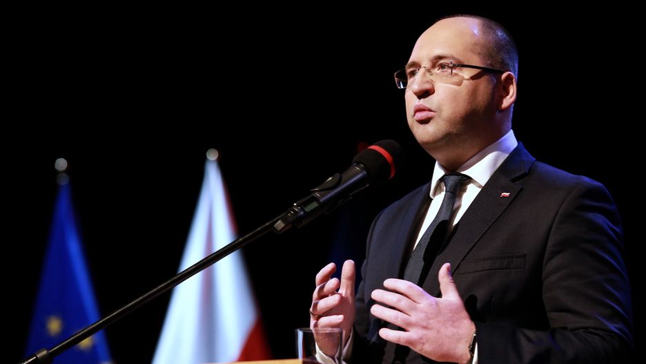 Wicemarszałek Senatu Adam Bielan przekonuje, że rząd PiS nie rozpętuje "wojny religijnej"
