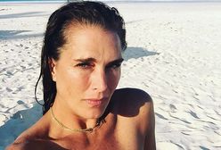 52-letnia Brooke Shields na plaży. Ma ciało jak marzenie